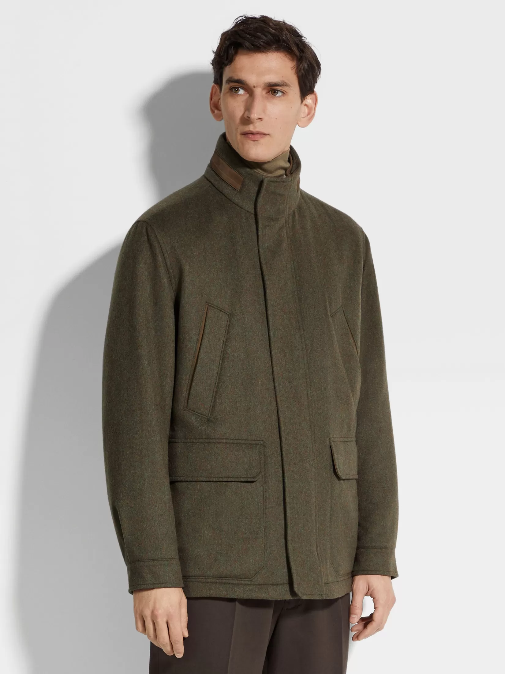 abrigo_de_tres_cuartos_en_oasi_cashmere_elements_3.webp Online ZEGNA Abrigo de Tres Cuartos en Oasi Cashmere Elements Verdemilitarjaspeado