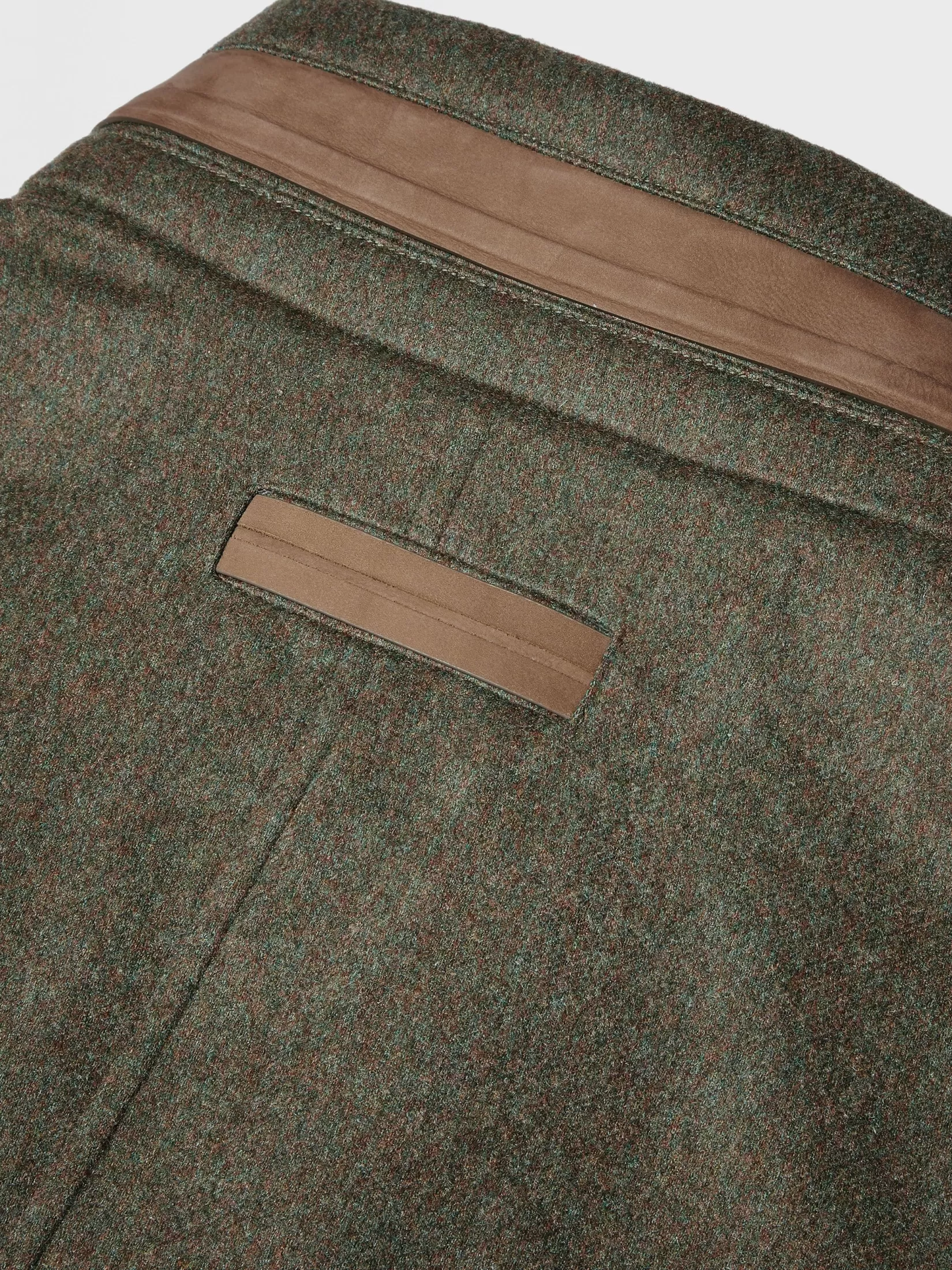 abrigo_de_tres_cuartos_en_oasi_cashmere_elements_5.webp Online ZEGNA Abrigo de Tres Cuartos en Oasi Cashmere Elements Verdemilitarjaspeado