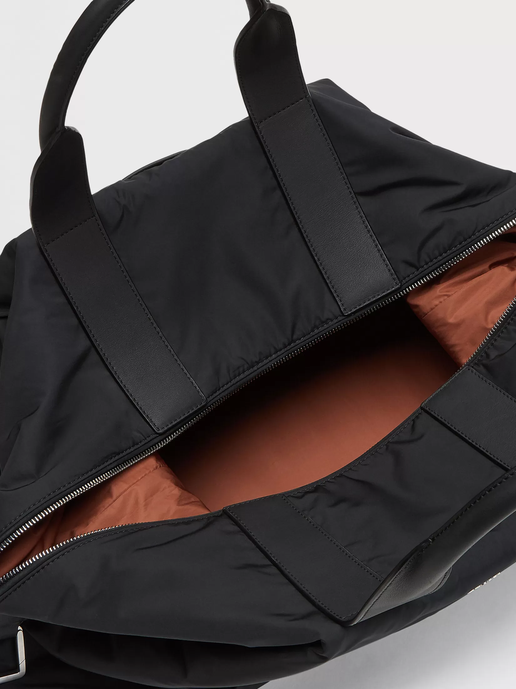 New ZEGNA Bolsa de Viaje en Tejido Técnico Color Negro