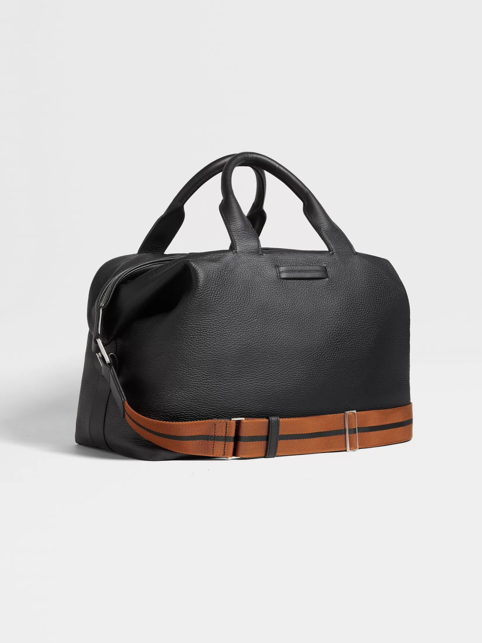 Shop ZEGNA Bolsa de Viaje Raglan en Piel de Ciervo Color Negro