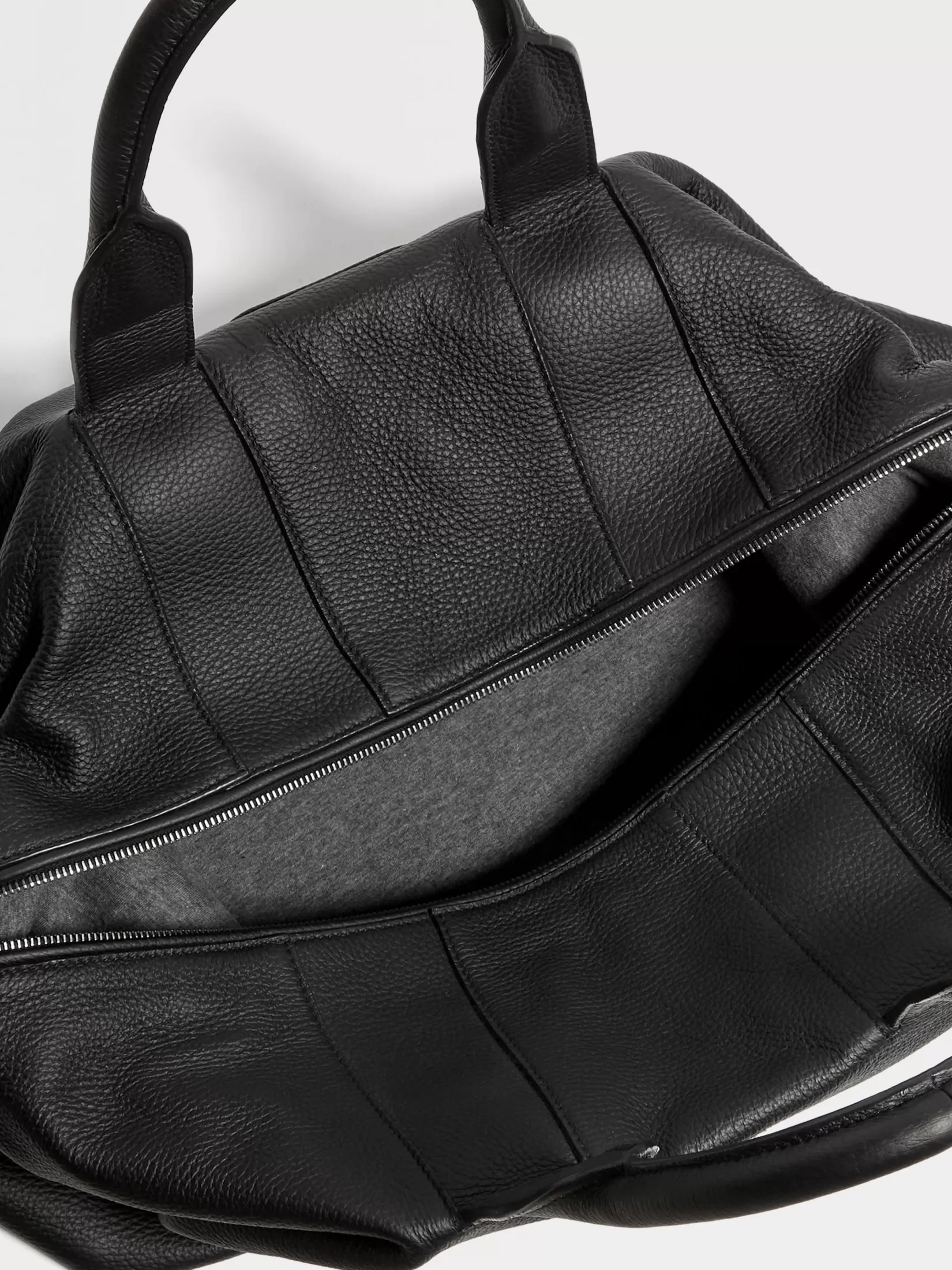 Shop ZEGNA Bolsa de Viaje Raglan en Piel de Ciervo Color Negro