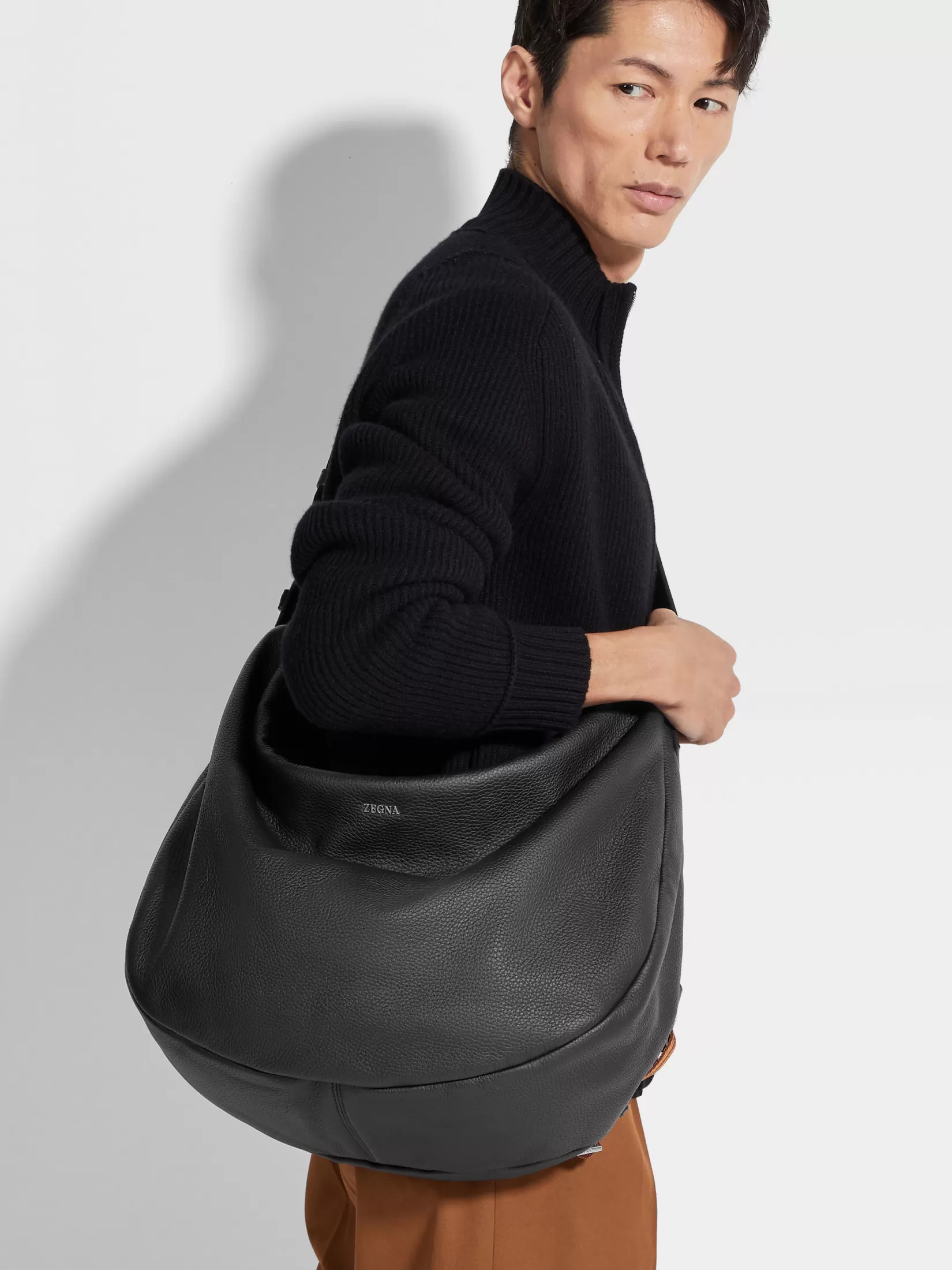 Cheap ZEGNA Bolso Hobo Panorama en Piel de Ciervo Color Negro
