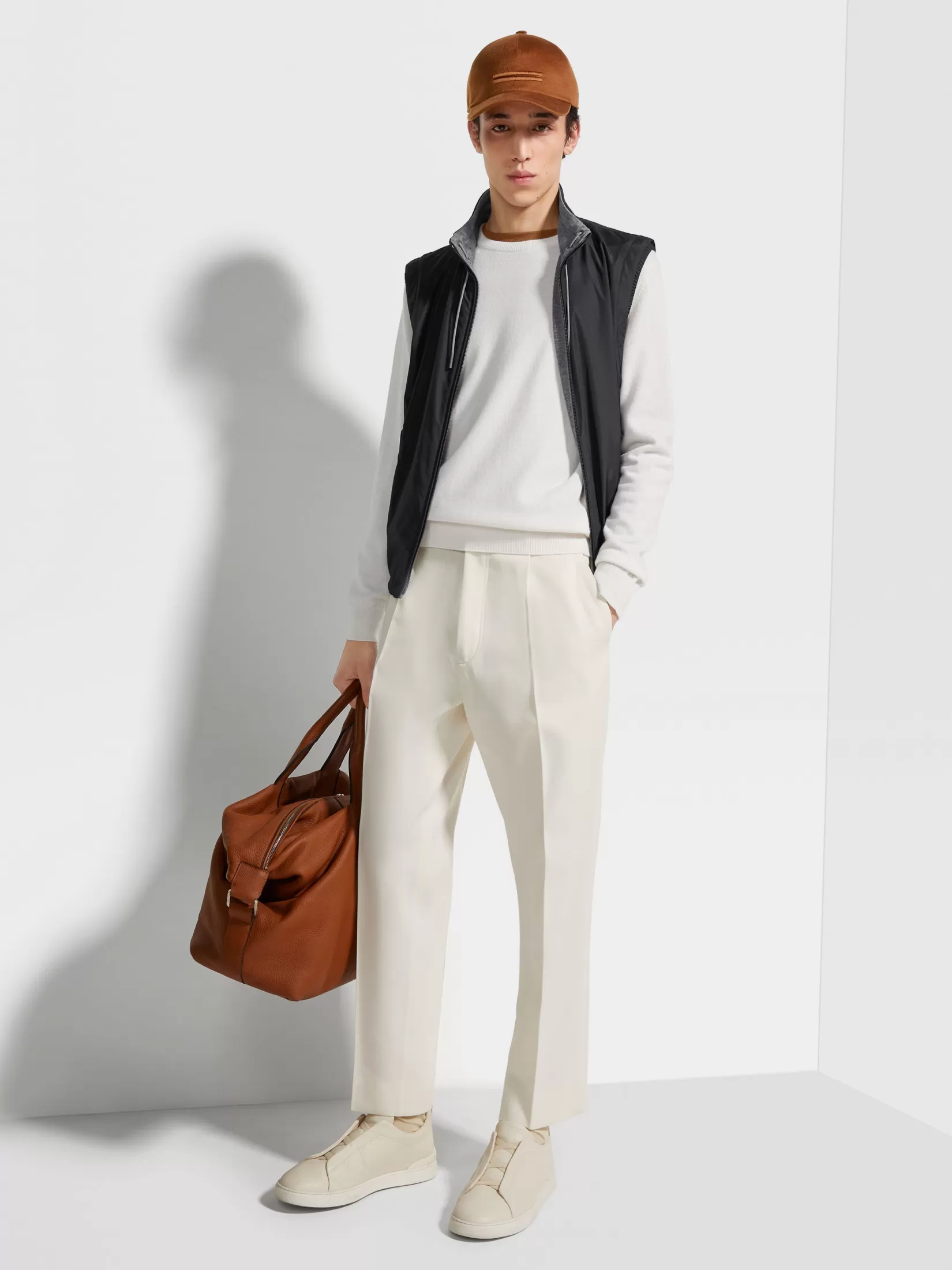 chaleco_brezza_reversible_en_microfibra_1-3.webp Hot ZEGNA Chaleco Brezza Reversible en Microfibra Negro/Gris