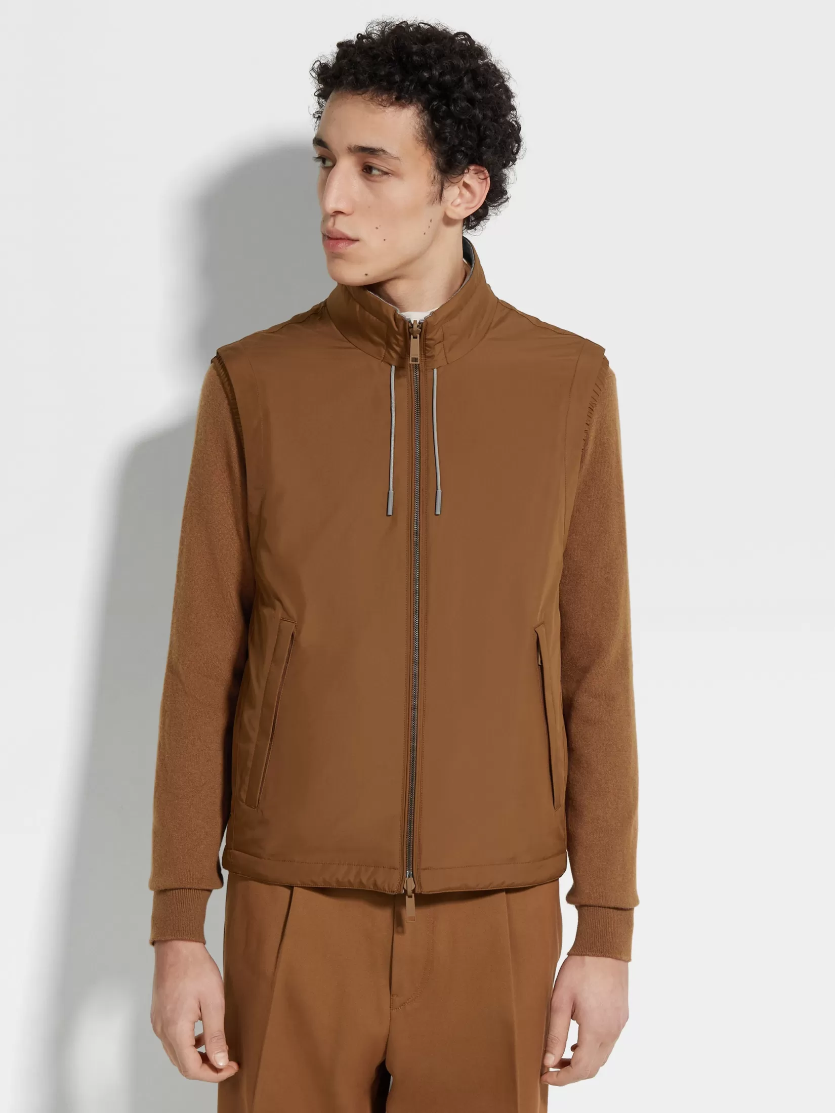 chaleco_brezza_reversible_en_microfibra_3-1.webp Clearance ZEGNA Chaleco Brezza Reversible en Microfibra Foliageoscuro/Gris