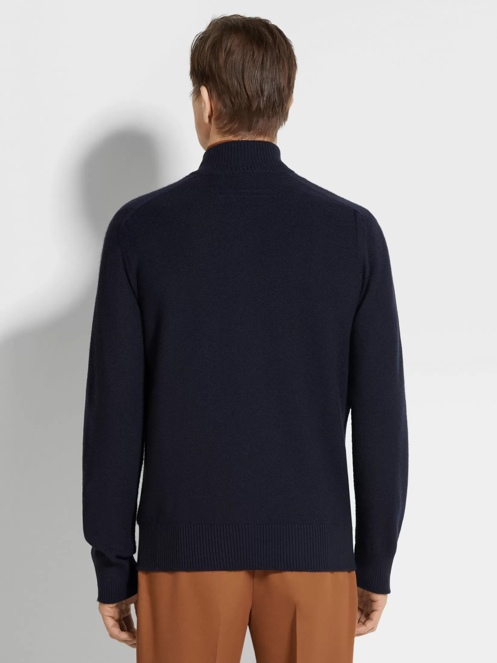 crdigan_con_cremallera_en_cashseta_azul_marino_4.webp Store ZEGNA Cárdigan con Cremallera en Cashseta Azul Marino Azulmarino