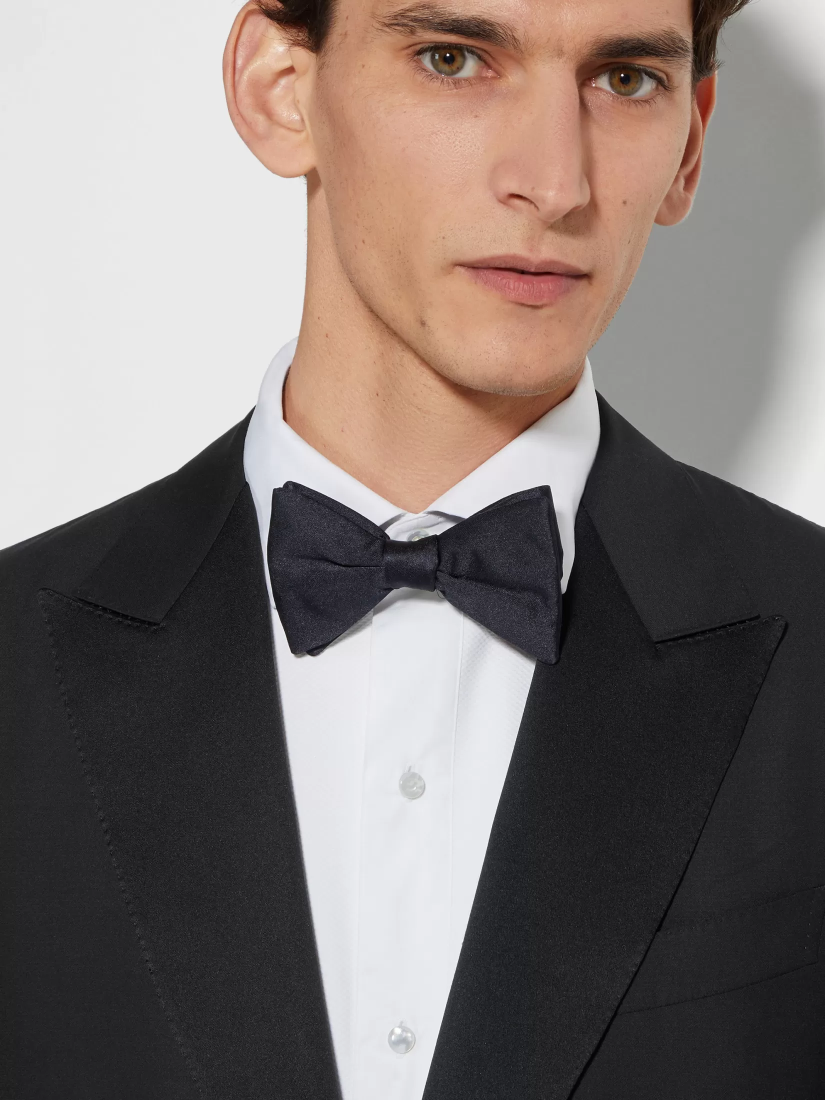 esmoquin_en_lana_y_seda_trofeo__color_negro_2.webp Hot ZEGNA Esmoquin en Lana y Seda Trofeo™ 600 Color Negro