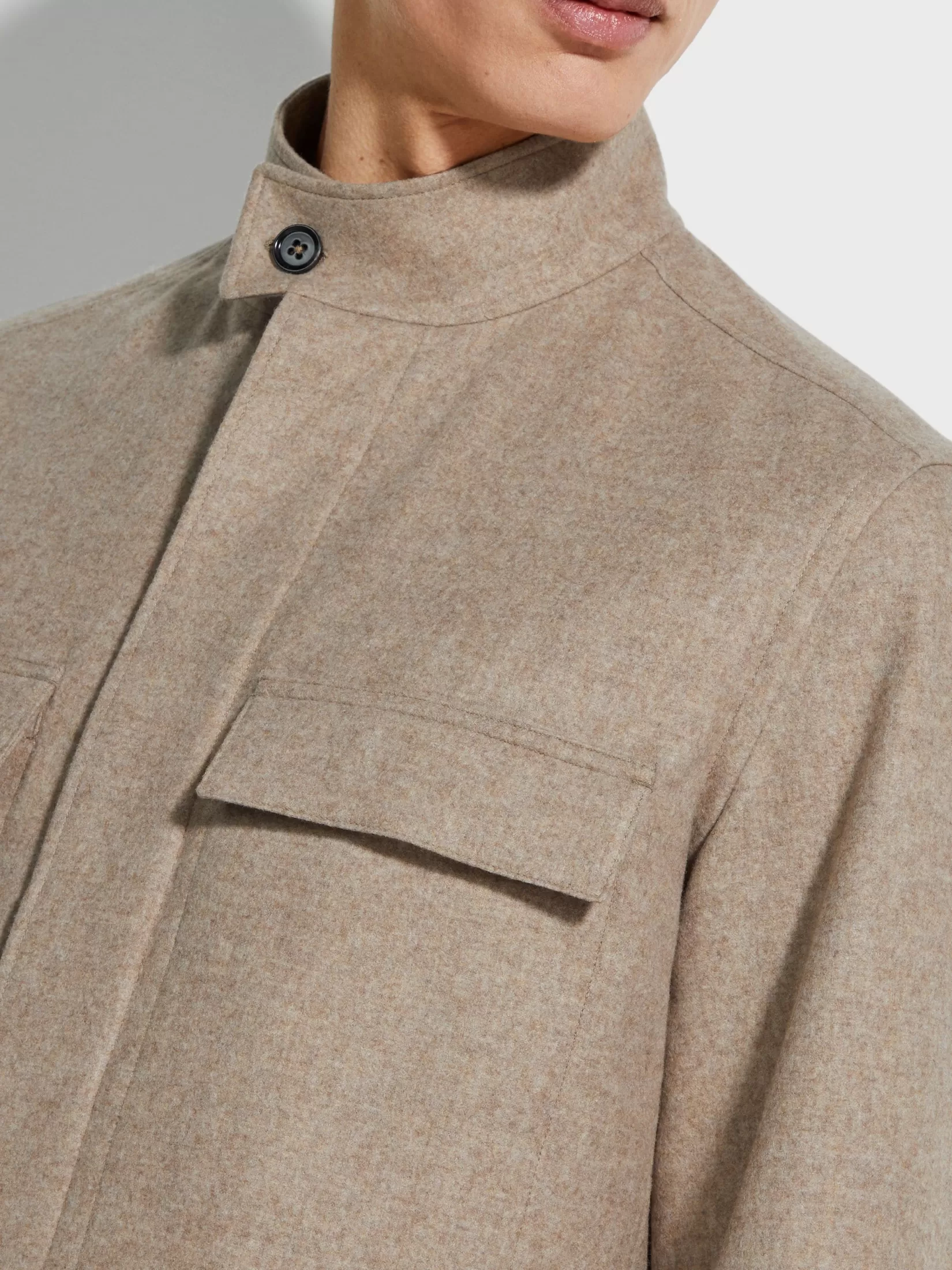 sobrecamisa_en_oasi_cashmere_2-1.webp Shop ZEGNA Sobrecamisa en Oasi Cashmere Grispardoclarojaspeado