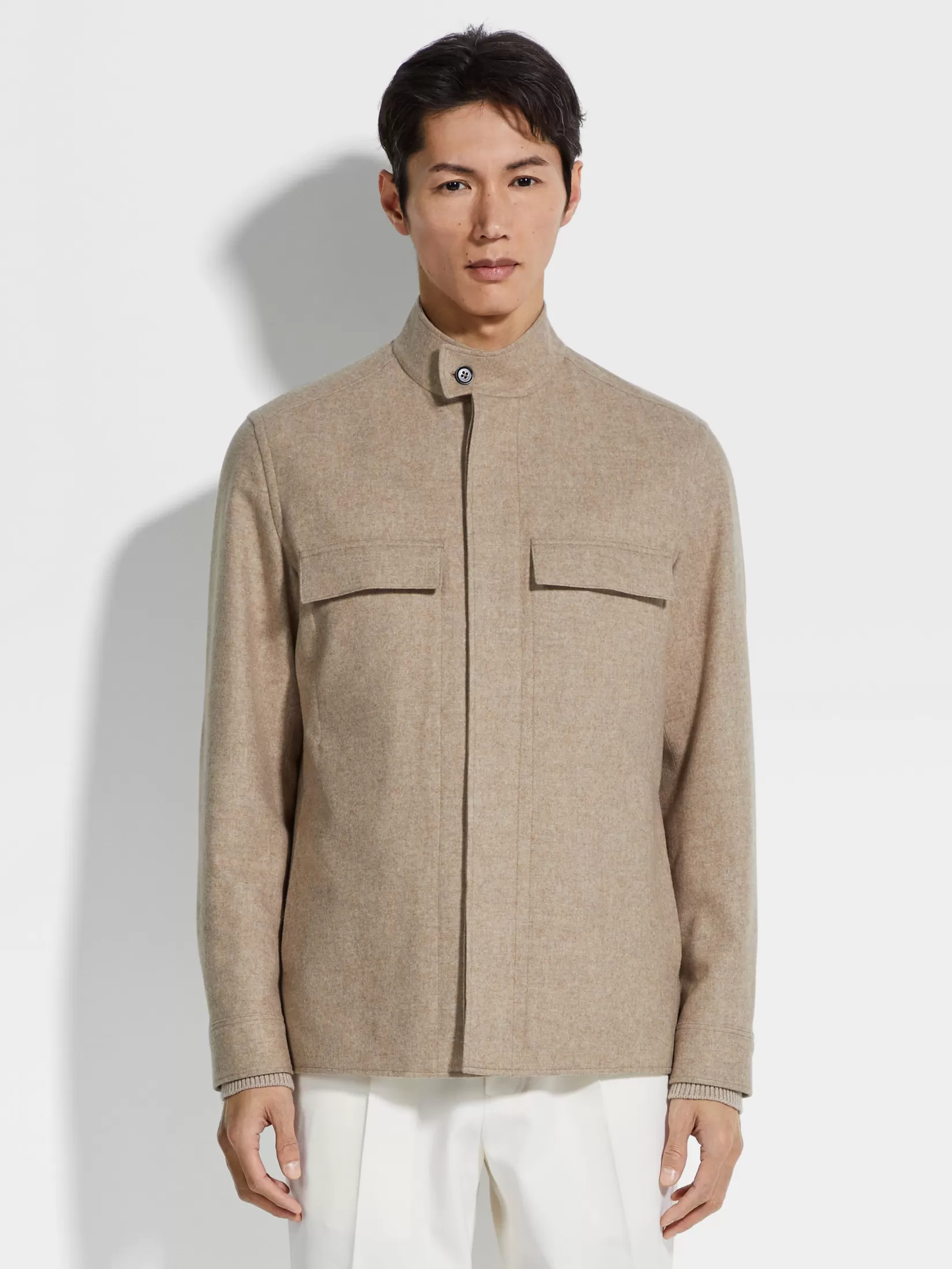 sobrecamisa_en_oasi_cashmere_3-1.webp Shop ZEGNA Sobrecamisa en Oasi Cashmere Grispardoclarojaspeado