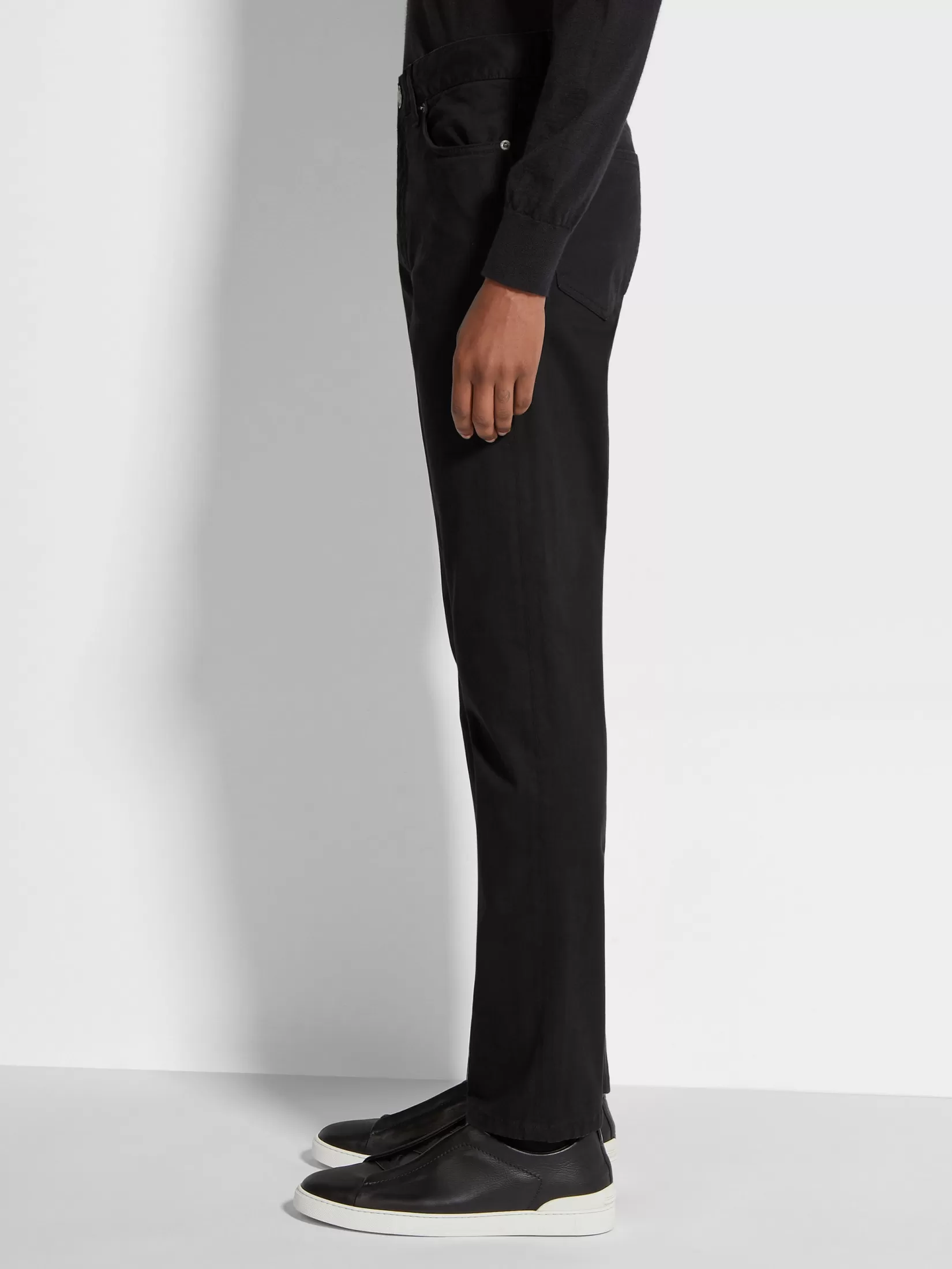 vaqueros_roccia_de_algodn_elstico_negro_2.webp Hot ZEGNA Vaqueros Roccia de Algodón Elástico Negro