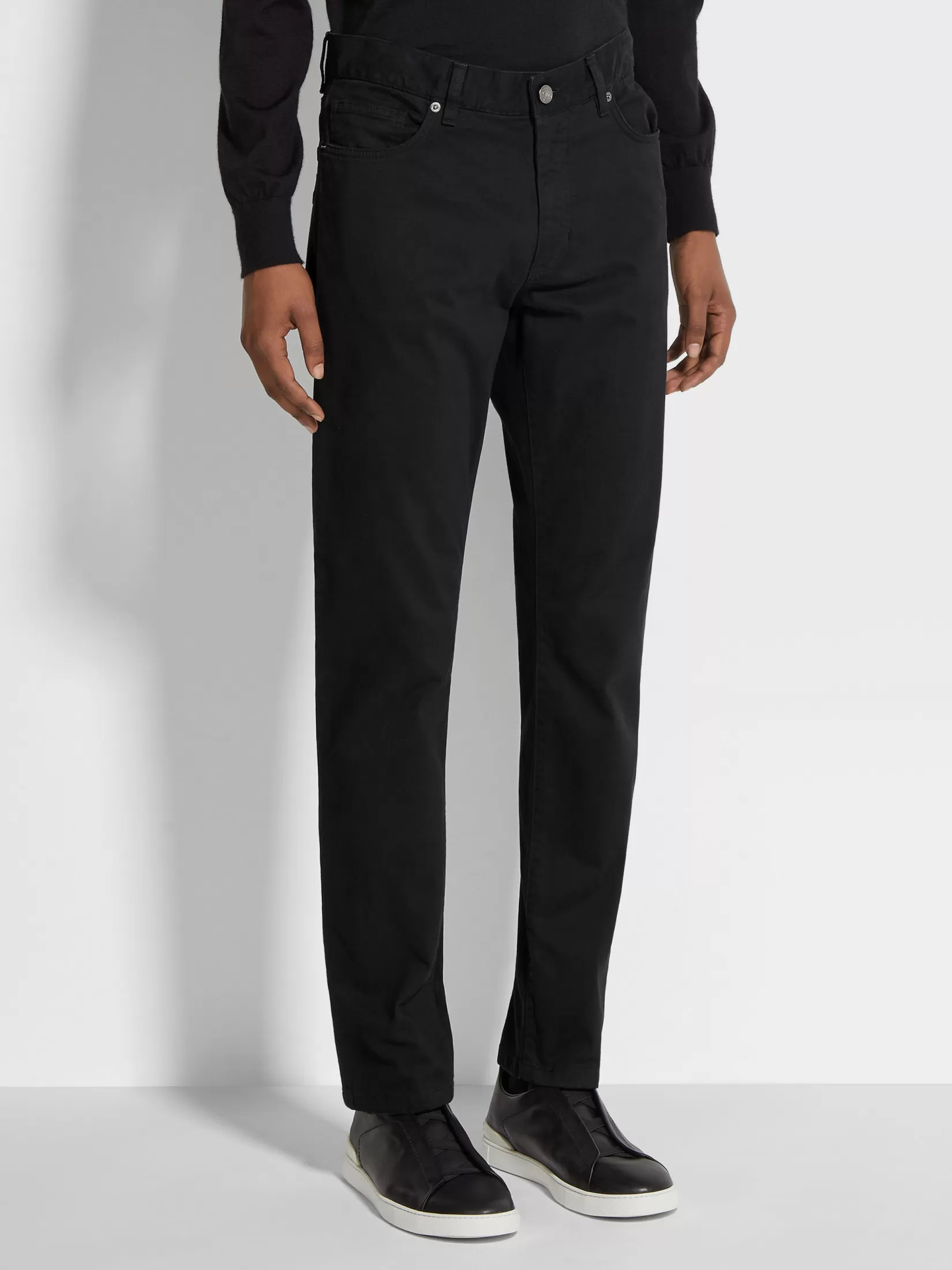 vaqueros_roccia_de_algodn_elstico_negro_3.webp Hot ZEGNA Vaqueros Roccia de Algodón Elástico Negro
