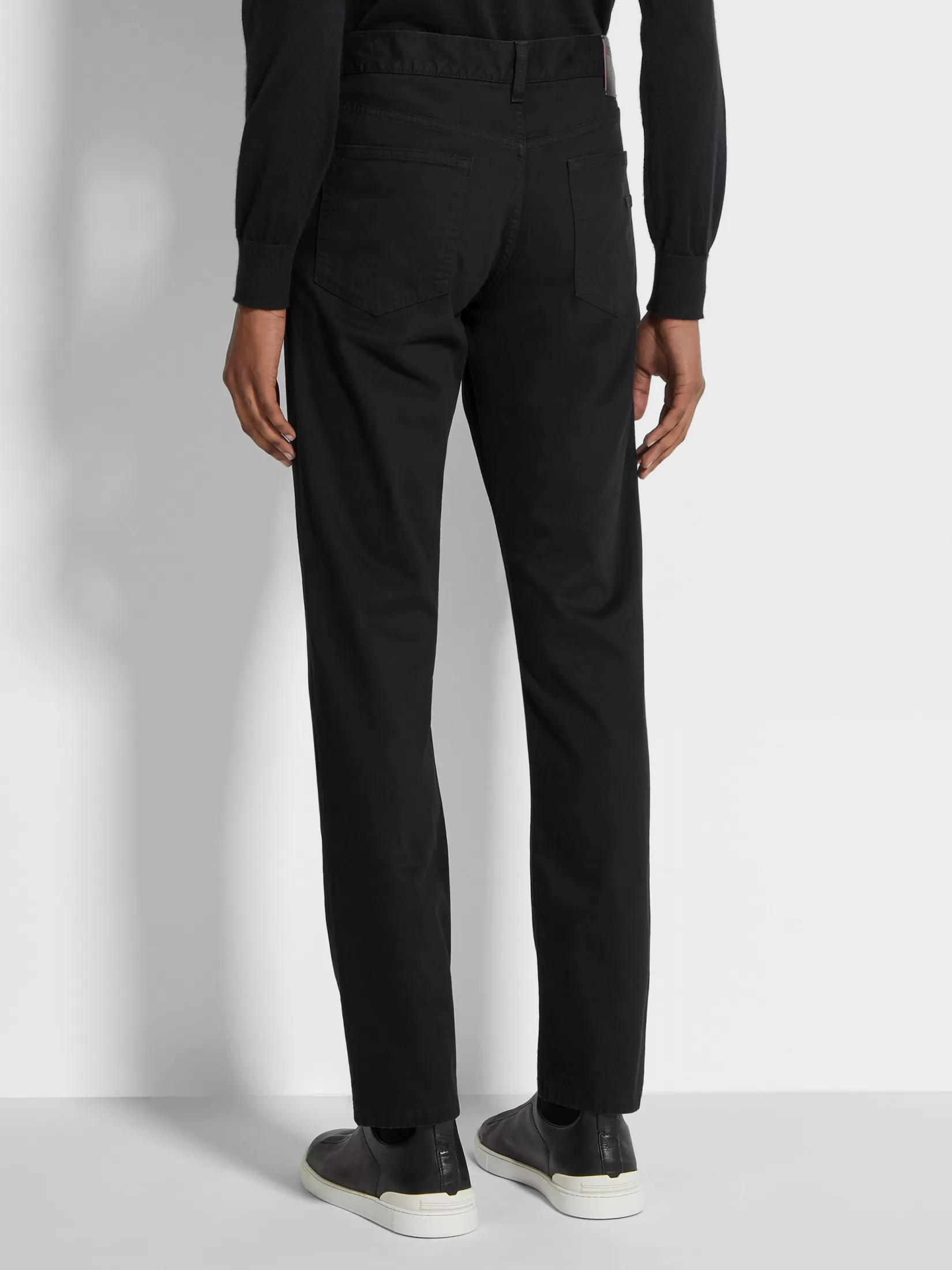 vaqueros_roccia_de_algodn_elstico_negro_4.webp Hot ZEGNA Vaqueros Roccia de Algodón Elástico Negro