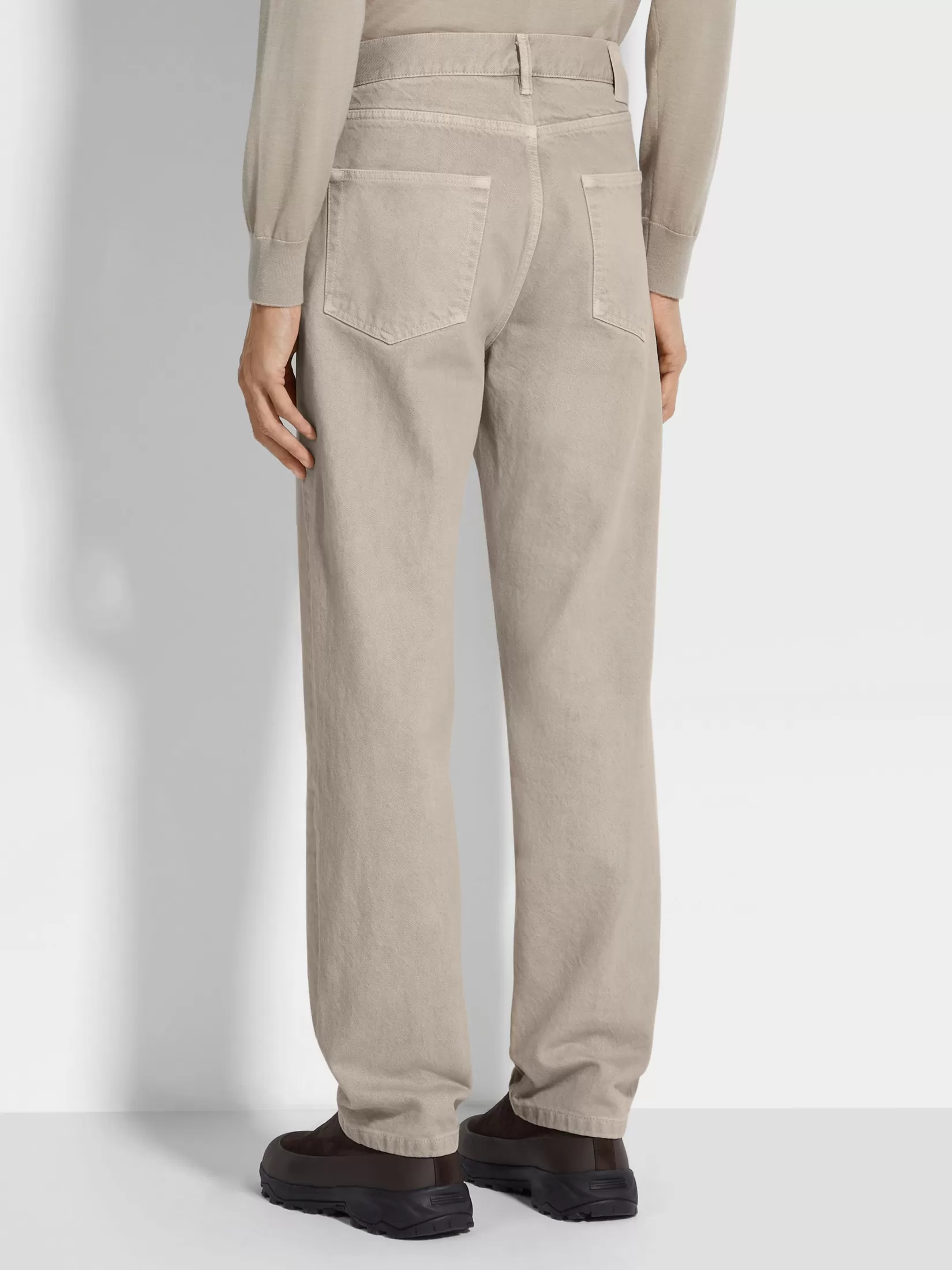 vaqueros_roccia_de_algodn_gris_pardo_claro_5.webp Outlet ZEGNA Vaqueros Roccia de Algodón Gris Pardo Claro Grispardoclaro