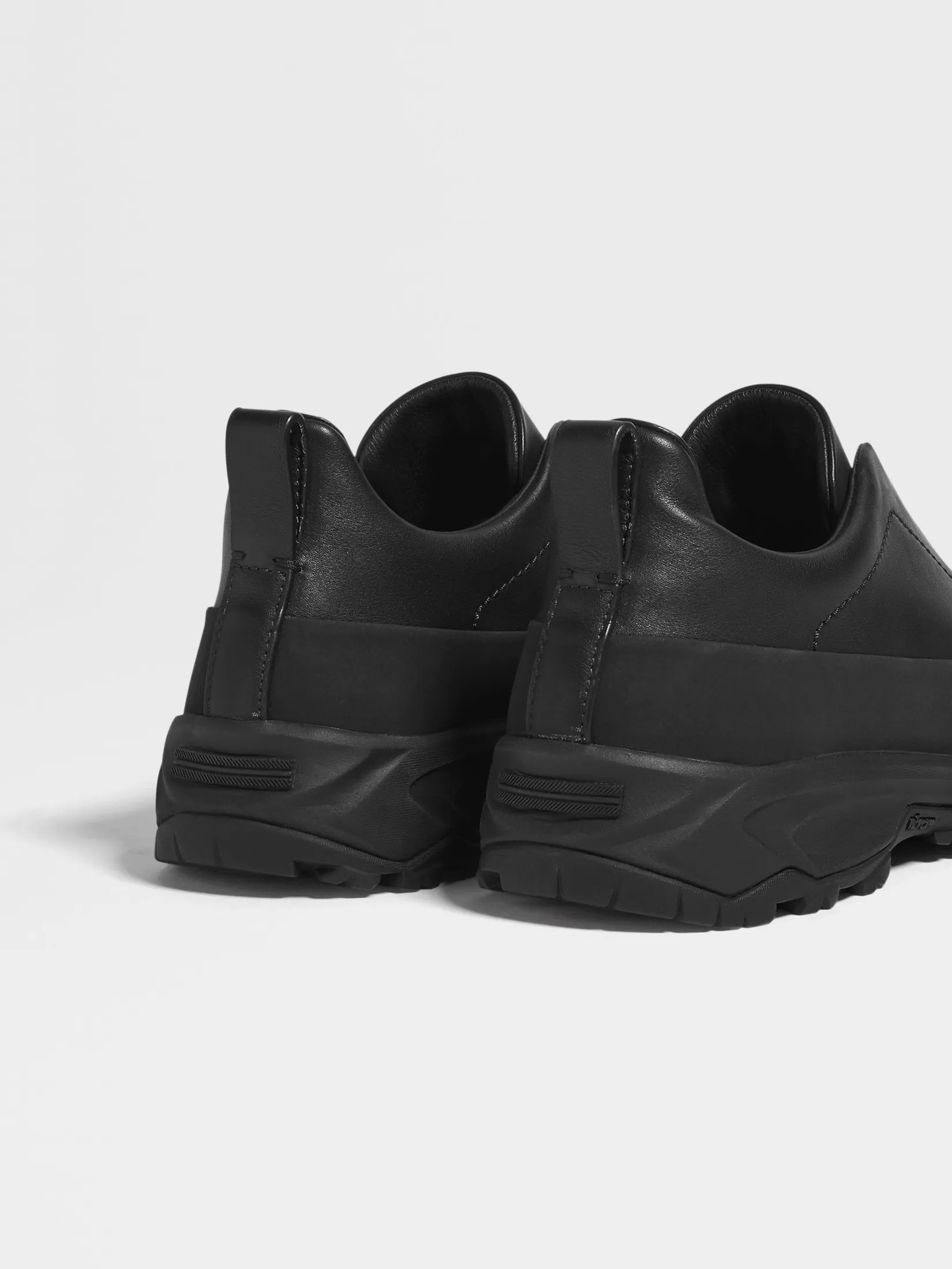 Shop ZEGNA Zapatillas Triple Stitch™ Monte de Piel Color Negro